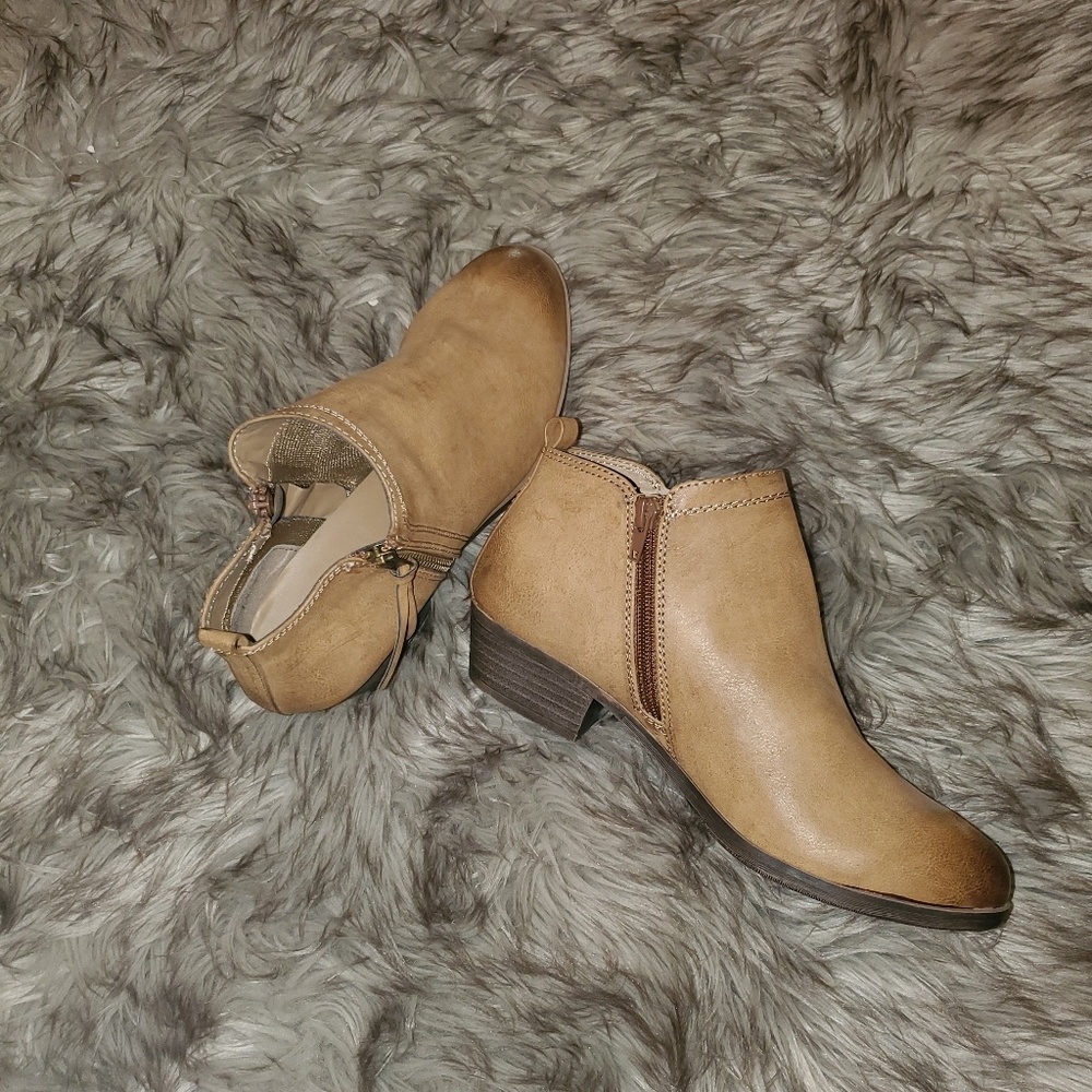 Serra booties